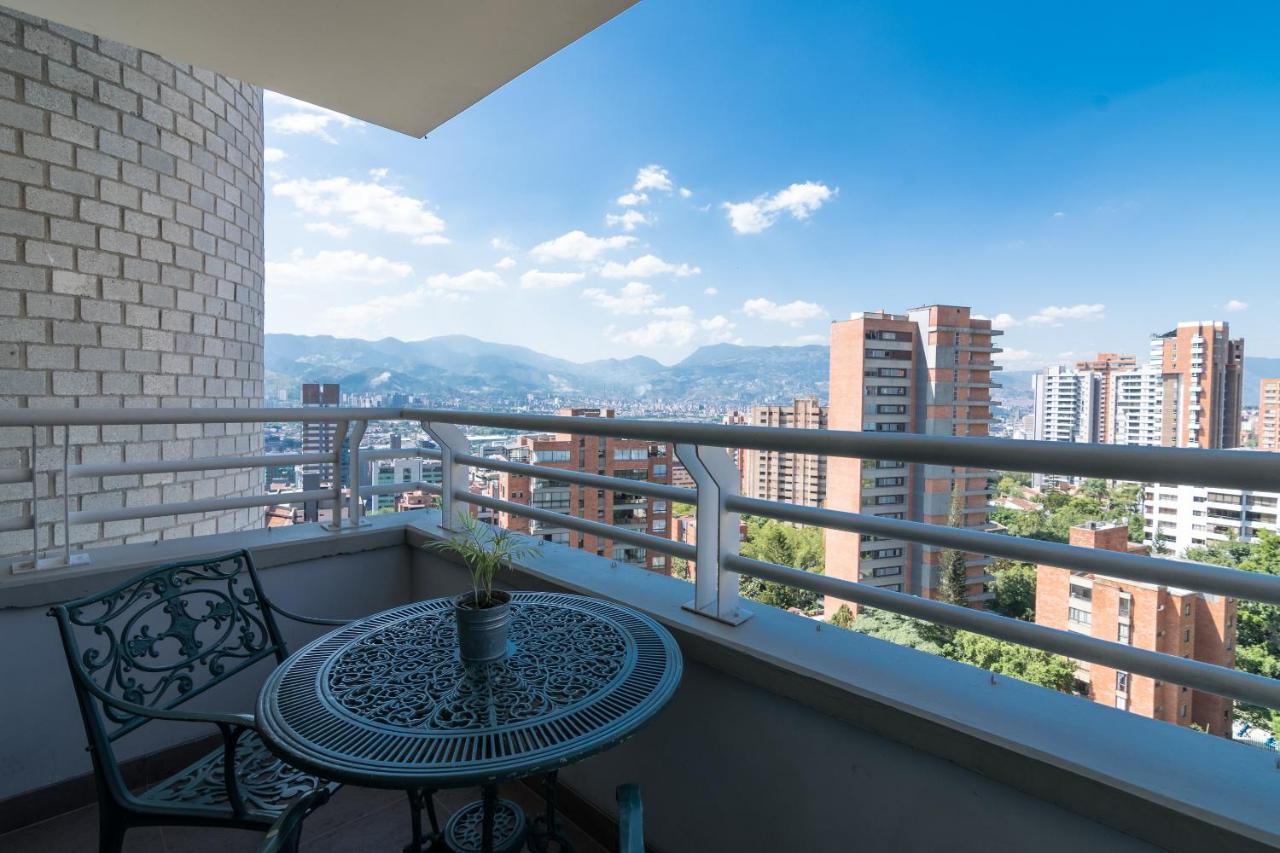 Apartamentos Poblado Alejandria By Housy Host Medellín Exterior foto