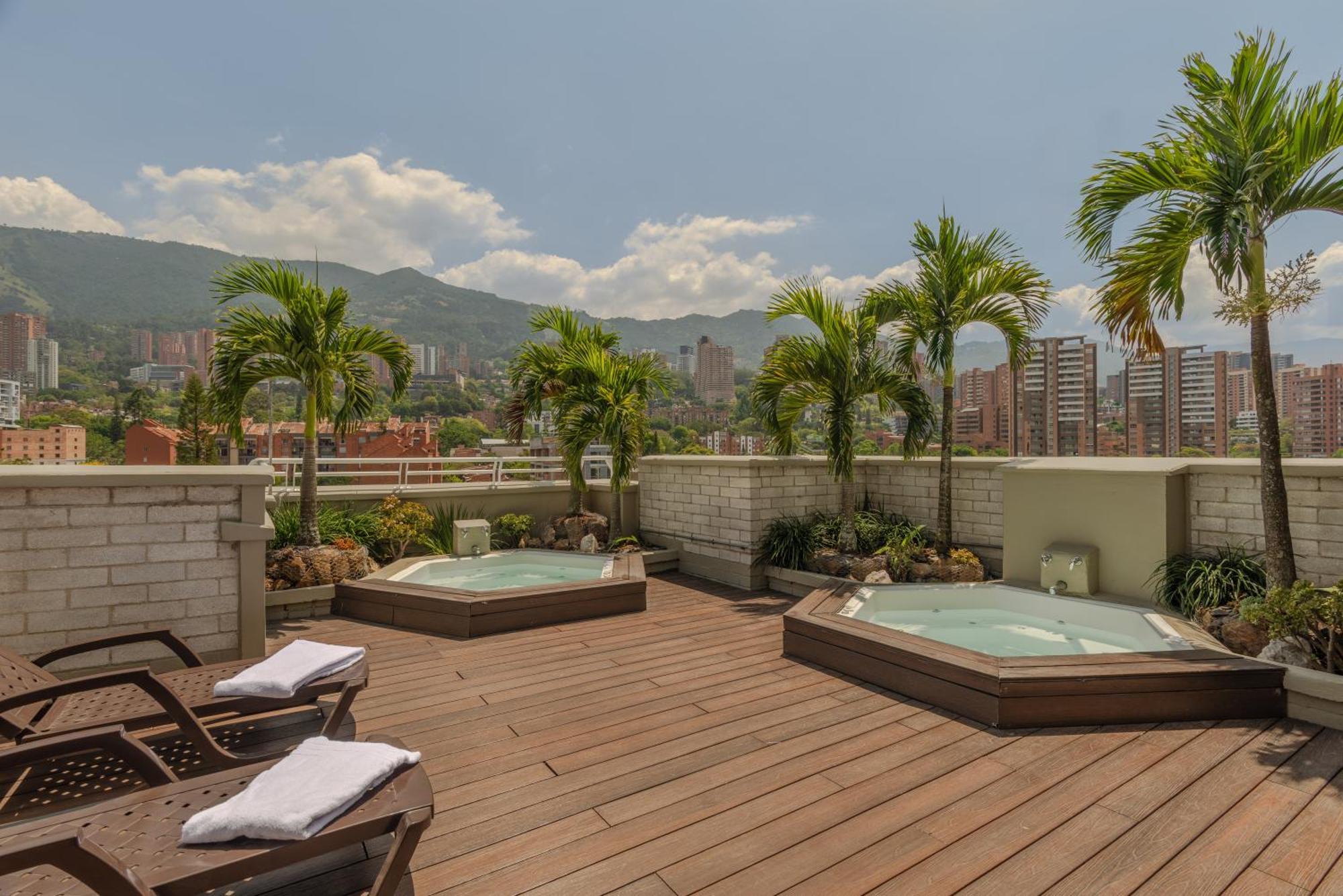 Apartamentos Poblado Alejandria By Housy Host Medellín Exterior foto